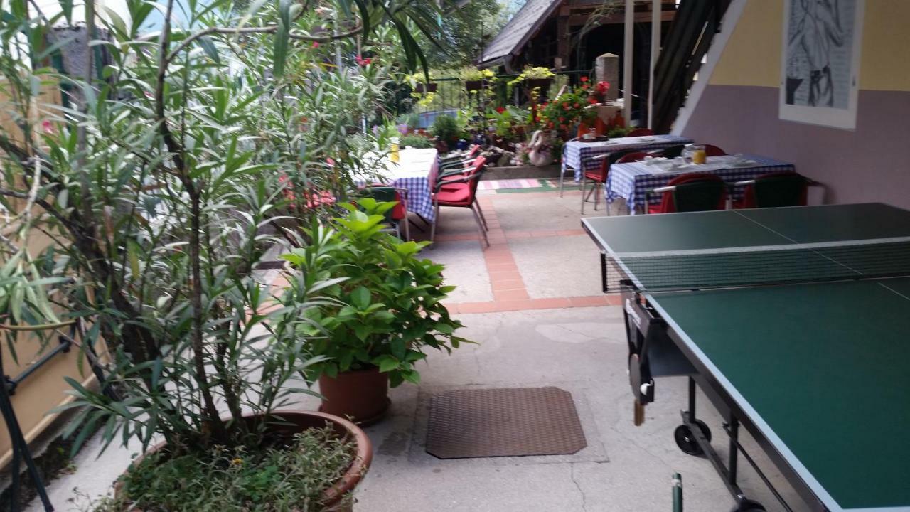 Apartmaji Stari Kovac โบเว็ก ภายนอก รูปภาพ