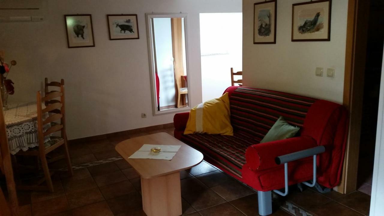 Apartmaji Stari Kovac โบเว็ก ภายนอก รูปภาพ